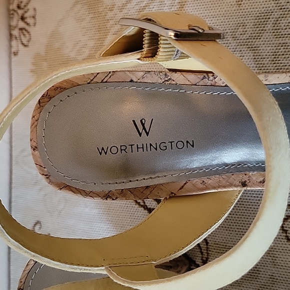 Great Condition Worthington Womens Soft Yellow Suede sandal heel shoes - Picture 2 of 7